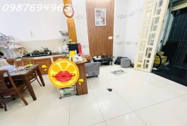 Q4 TÔN THẤT THUYẾT 2  CĂN RA MẶT TIỀN NHÀ XÂY CHẮC CHẮN 4 TẦNG, 2 PHÚT TỚI Q1 GẦN ĐH NGUYỄN TẤT THÀNH, 5.XT